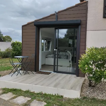 L'atelier Saint-sulpice - Cocon, Piscine, Deconnexion Entre Bordeaux Et St Emilion Bed & Breakfast